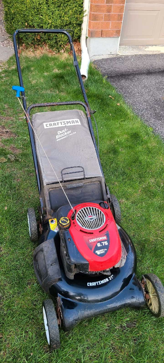 21 Inch Craftsman Lawnmower  in Lawnmowers & Leaf Blowers in Ottawa