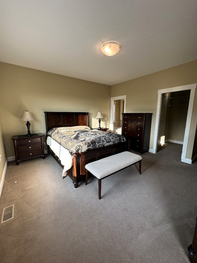 Master Bedroom with Onsuite for Rent in Room Rentals & Roommates in Nanaimo