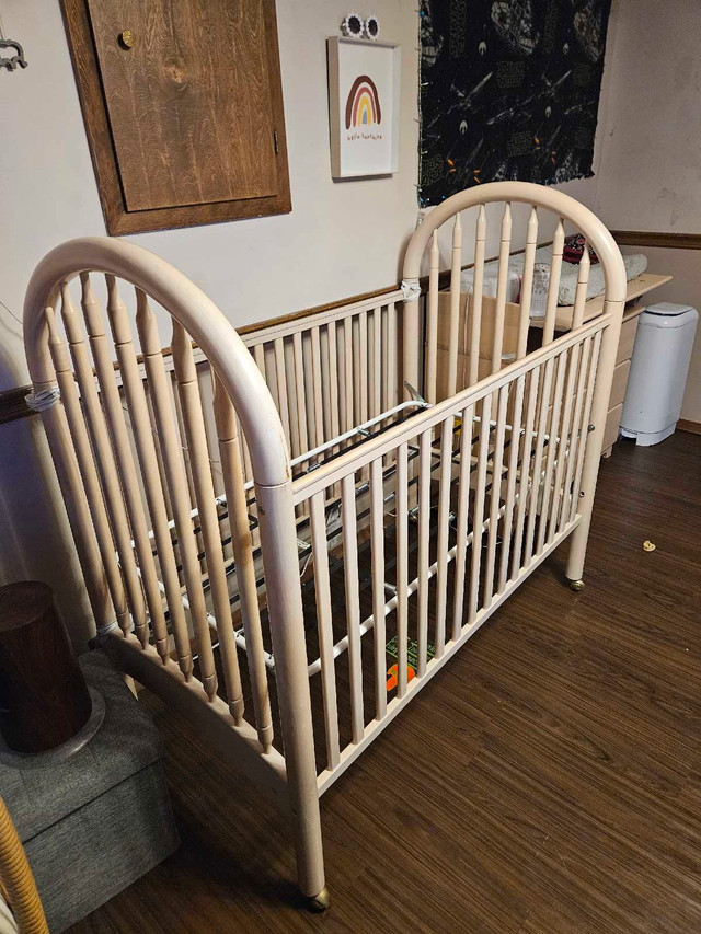 Baby crib  in Cribs in Calgary