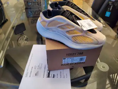 Yeezy boost MONO SAFFLOWER, View more