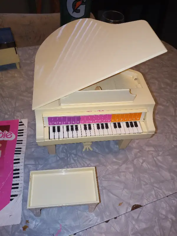 Vintage Barbie electric piano - 1980s in Toys & Games in Dartmouth - Image 4