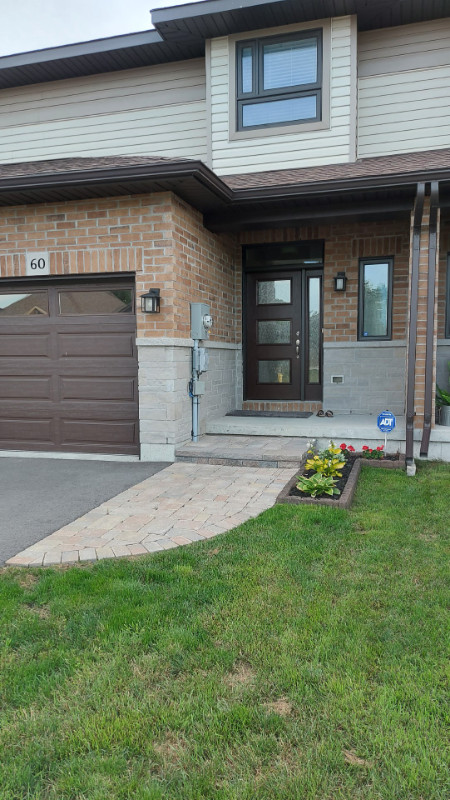 GORGEOUS THREE BEDROOM TOWNHOUSE WITH GARAGE in Long Term Rentals in Belleville