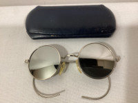 ROUND MIRROR GLASS LENS SUNGLASSES WITH CASE (1930’s)