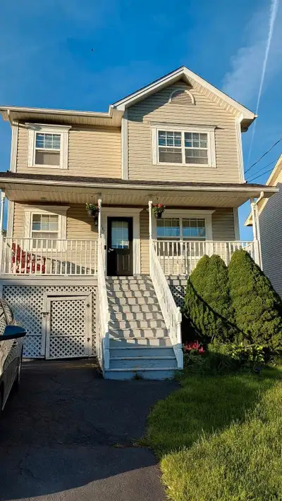 This luxurious 3-bedroom, 1.5 bathroom home in Timberlea (HRM) is available for rent from 1st August...