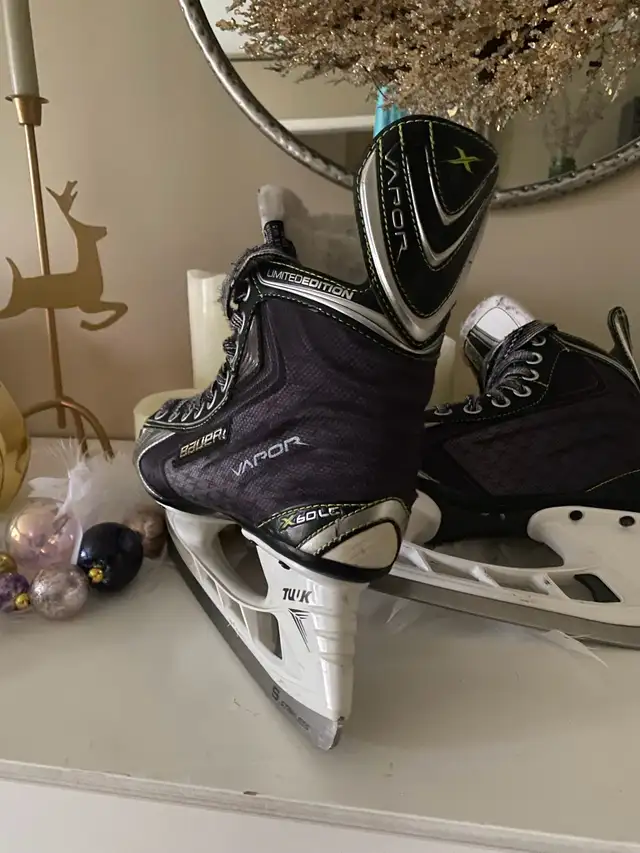 Bauer skates 4.5 in Skates & Blades in Oakville / Halton Region - Image 3