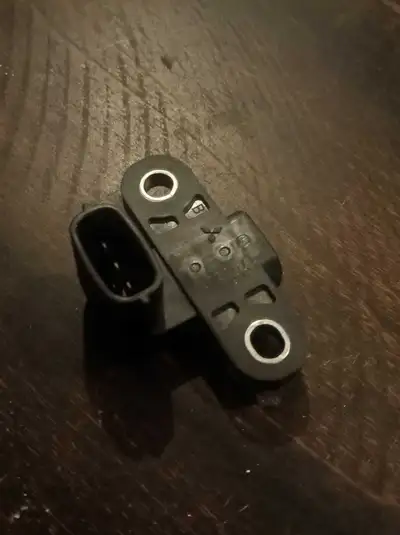 Crankshaft position sensor for Mitsubishi Lancer, Eclipse, Endeavor and other cars that use the 2.4L...