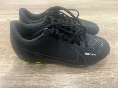 Nike Youth Soccer Cleats (1Y), View more