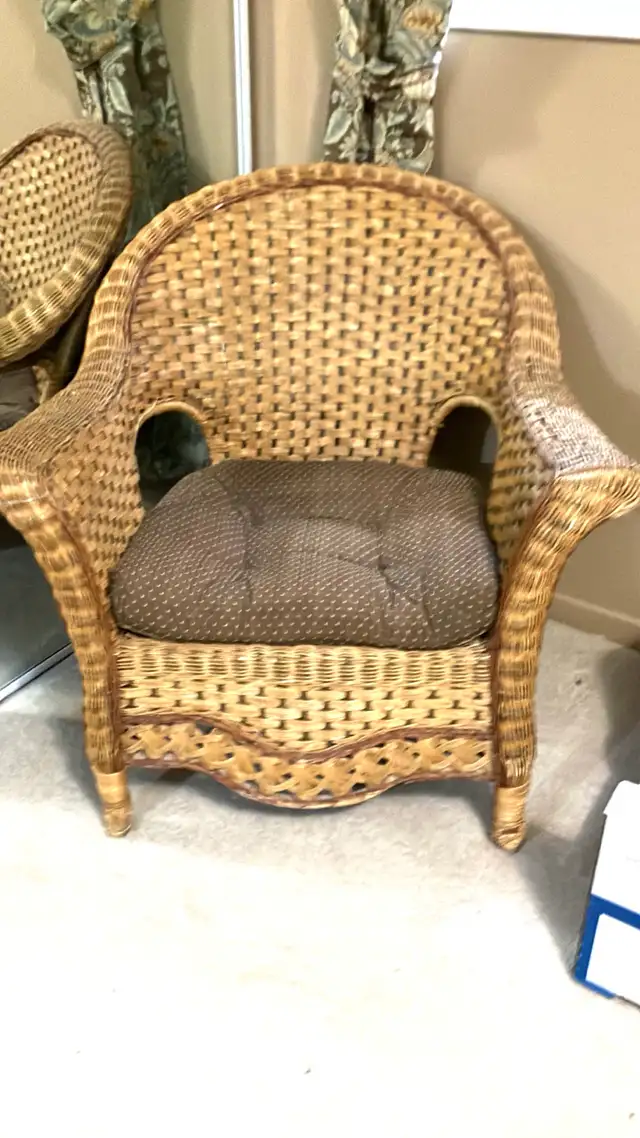 Wicker Chair vintage  in Chairs & Recliners in Markham / York Region - Image 2