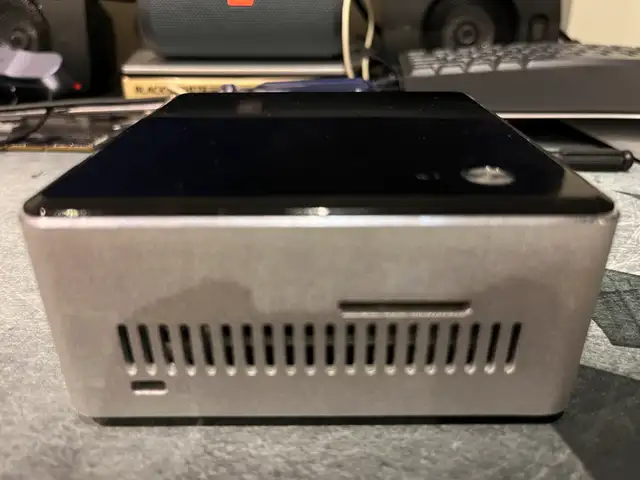 Mini PC – Intel NUC6i3, 16GB RAM, 512GB SSD + 23” Moni63006661800961121