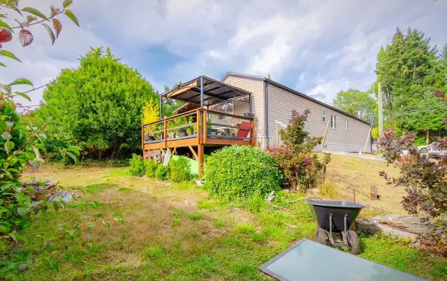 Newer Home on 1/2 acre in port alberni in Houses for Sale in Port Alberni - Image 2