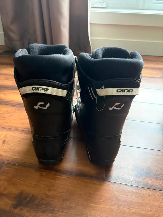 SNOWBOARD BOOTS in Snowboard in Edmonton - Image 4