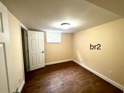 Located close to Georgian College but NOT renting to students - Other rooms are rented to working pr...