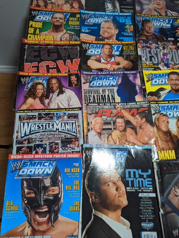 WWE magazines (18) + Trading cards (Raw is war) - OBO in Arts & Collectibles in City of Toronto - Image 4