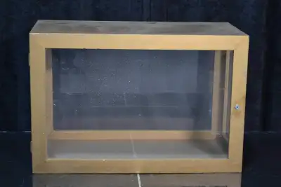 Présentoir Dorée en bois et plexi, View more