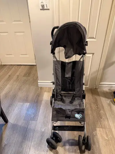 I'm selling a used Delta Children stroller that is in good condition, perfect for toddlers on the go...