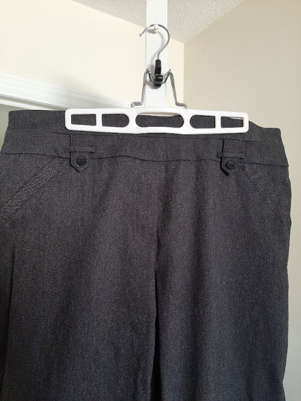 Reitmans Grey Dress Pants size 13 in Women's - Bottoms in Abbotsford - Image 3