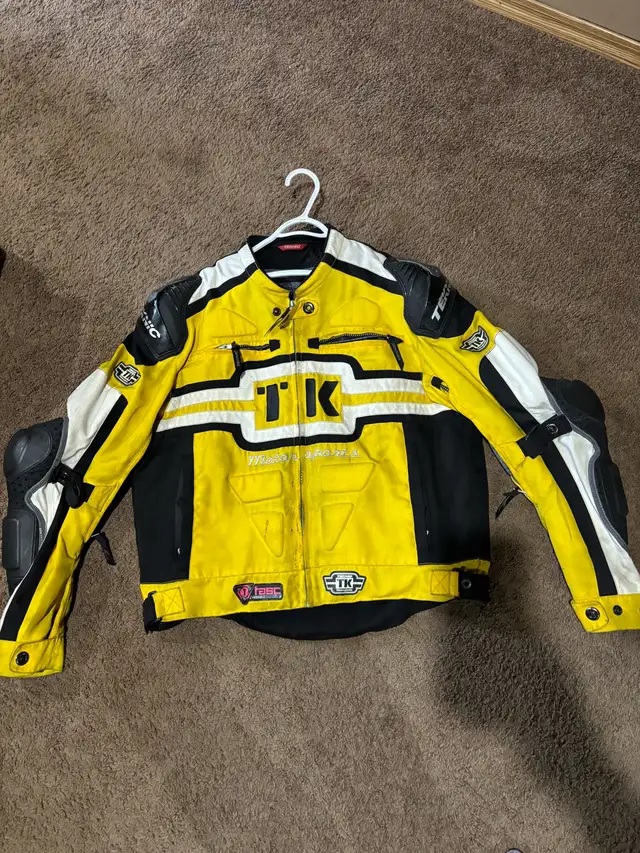motorcycle jacket in Sport Bikes in Red Deer - Image 3