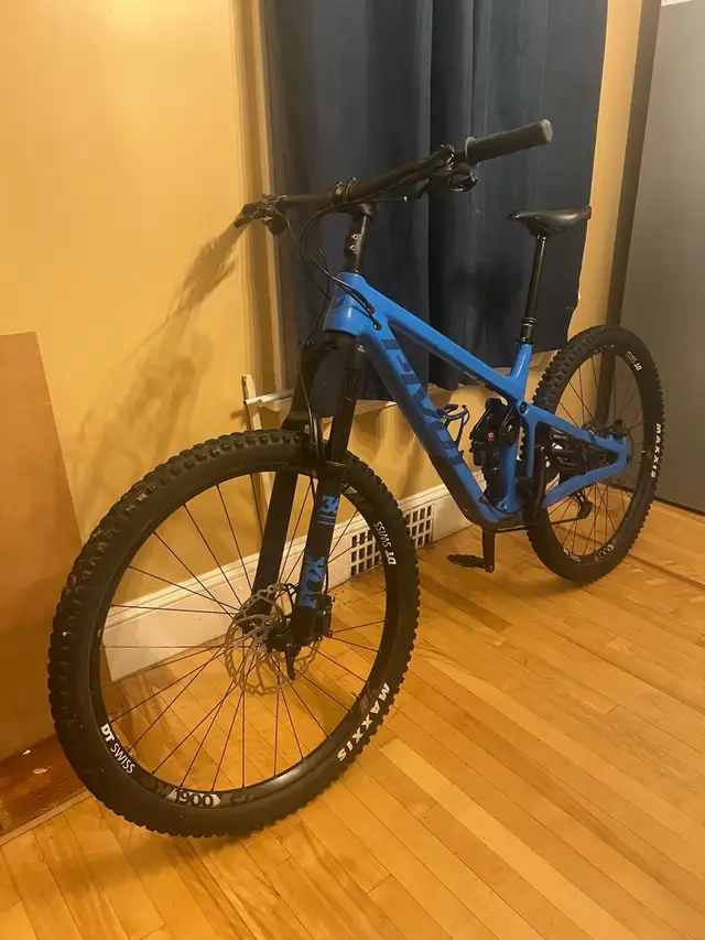 pivot ! MINT CONDITION in Mountain in Moncton - Image 3