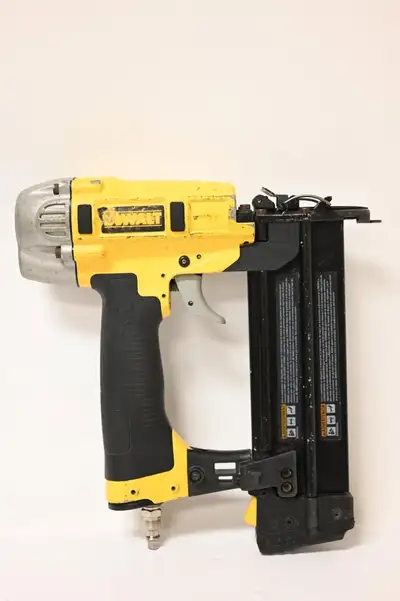 Dewalt Brad Nailer DWFP12231 18 Gauge 2" (5/8" To 2") Working Condition. Please see pictures for mor...
