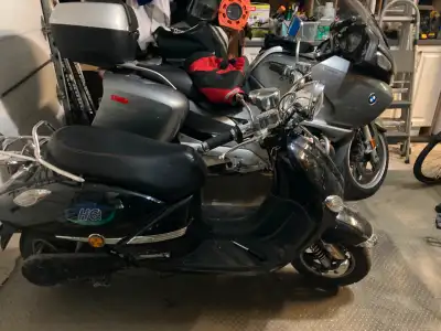 84v 3 speed Odyssey electric ebike / scooter / moped with powerful 3000W motor and battery (40 ah li...