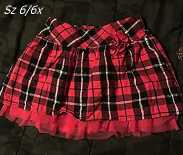 Girls Plaid Skirt $5