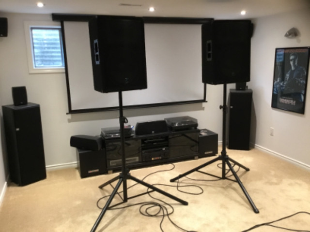 Yorkville speakers YX 15 with stands in Pro Audio & Recording Equipment in Mississauga / Peel Region - Image 2