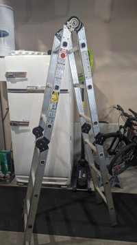Articulated Aluminum Ladder