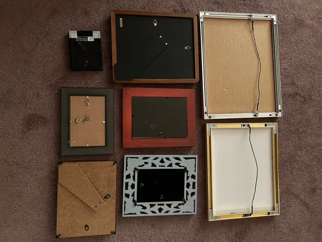 Various Picture Frames (8) in Home Décor & Accents in Belleville - Image 3