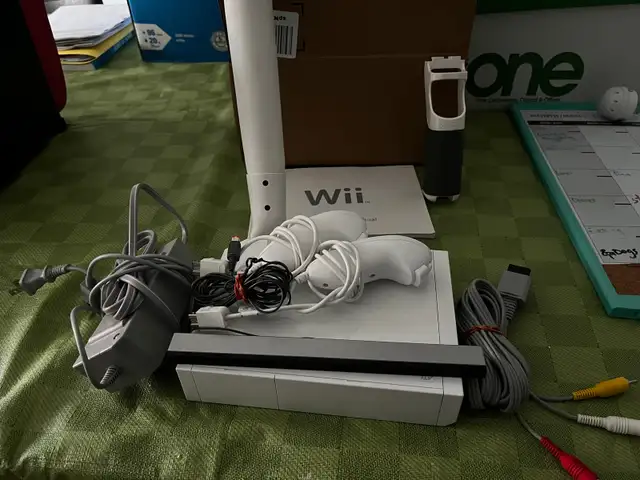 Wii Console with 2xnunchucks63654761933827120