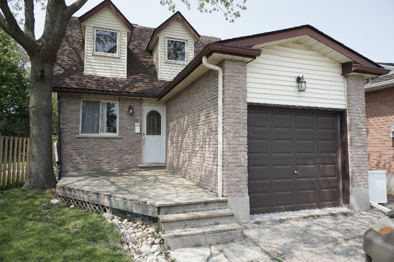 3 Rooms for Student Rentals in 4 Tenant house September 2023 Room