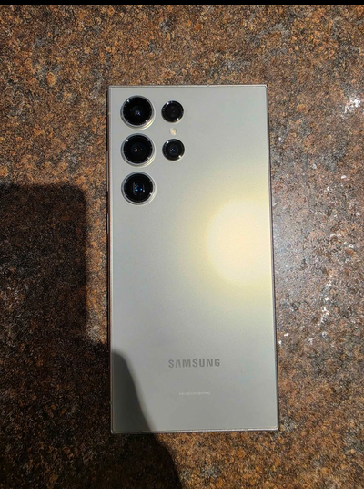 Samsung S25 Ultra. LIKE NEW, View more