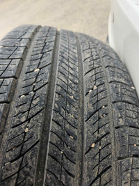 Single  Hankook 235/60/r18 tire-all season 70% tread remaining