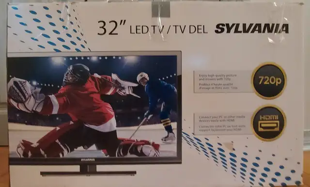 32 in black LED TV Sylvania in TVs in Ottawa - Image 2