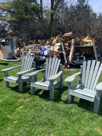 CLASSIC ‘THE BEAR CHAIR ‘ OUTDOOR MUSKOKA WOODEN CHAIRS !