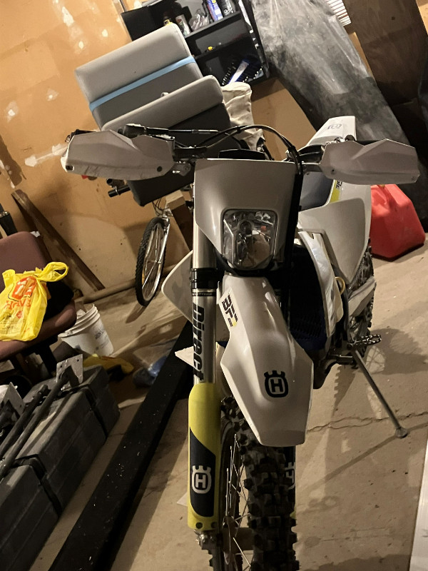 2019 Husqvarna TE 150 Low Hours and Low KM's in Dirt Bikes & Motocross in Red Deer - Image 2