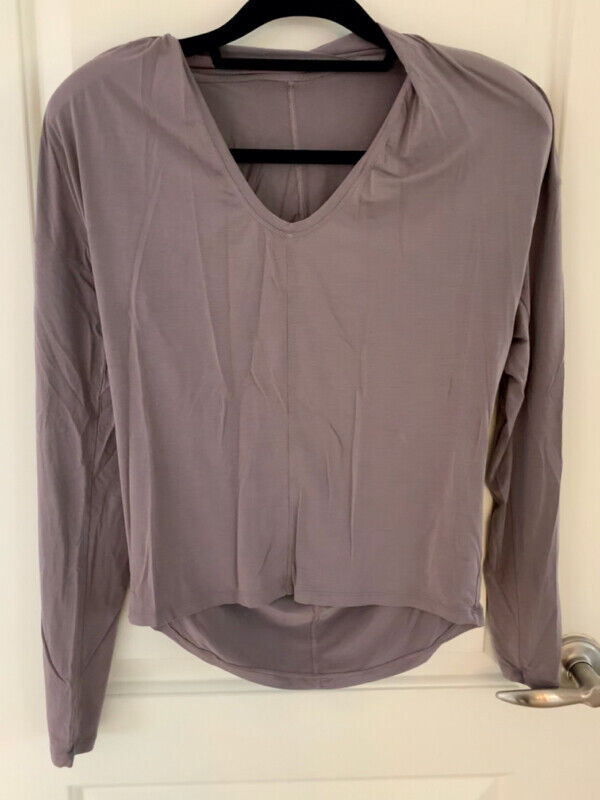 Gorgeous Ladies Clothing - Aritzia, COH, Lulu, +++ Size 28/S in Women's - Tops & Outerwear in Dartmouth - Image 3