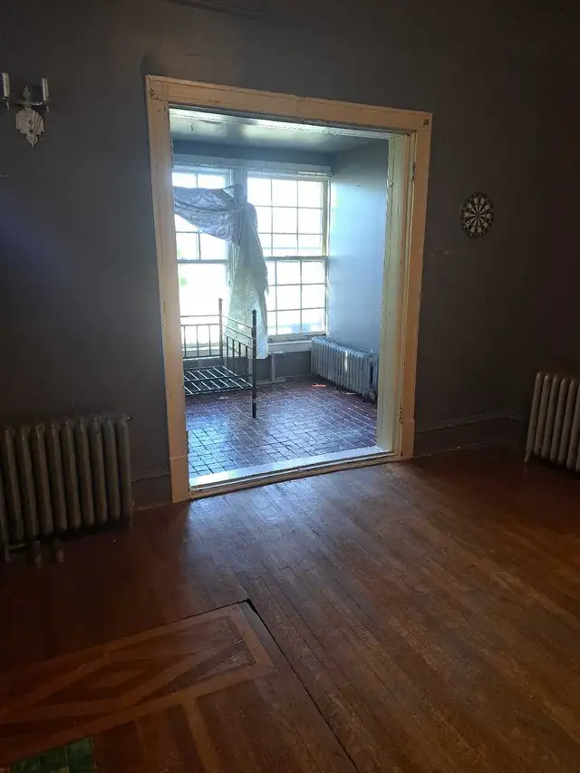 3-bedroom plus den Eia accepted