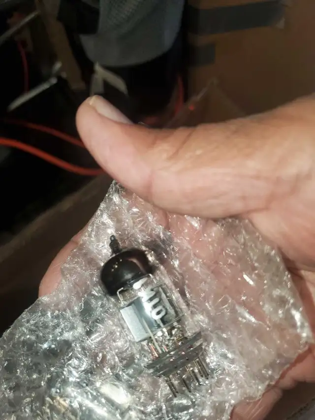 Audio Zomba Vacuum Tubes yaqin vk-2100 upgrade tube valve brand  in Stereo Systems & Home Theatre in Delta/Surrey/Langley - Image 3