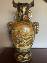 Beautiful Satsuma Gold Vase