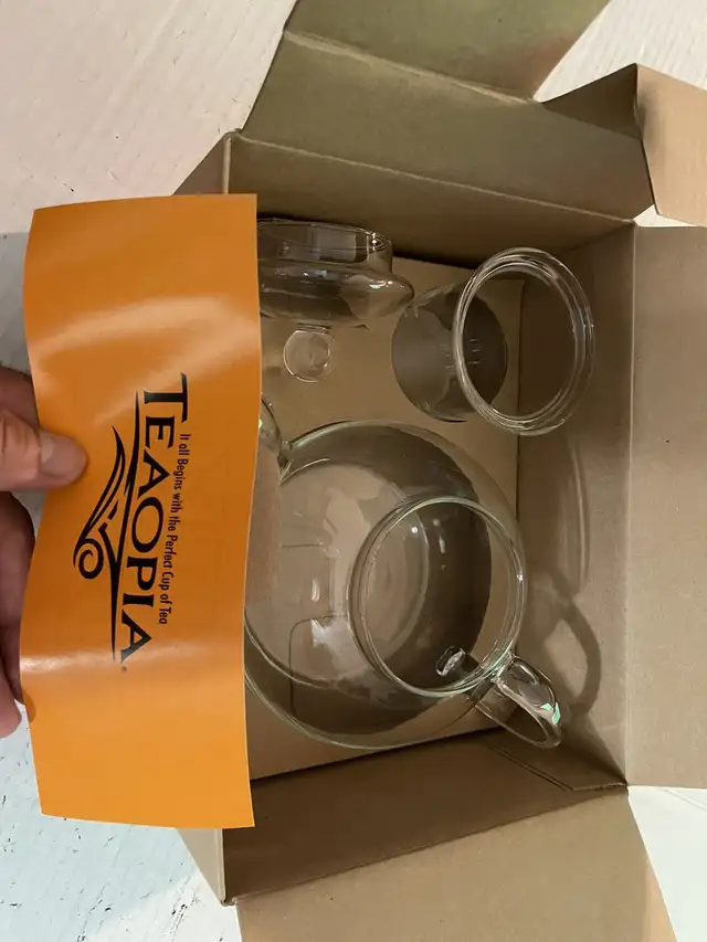 Teaopia tea cup and tea pot set in Other in Mississauga / Peel Region - Image 6