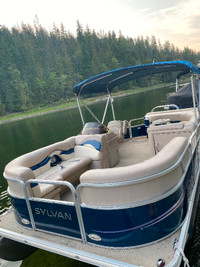 2012 21’ Sylvan Pontoon/Patio Boat
