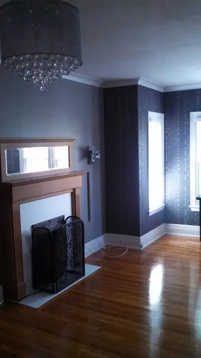 A wonderful 2 bedroom apartment in Century home