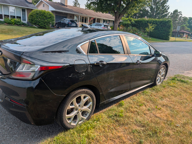 2017 Chevy Volt Premier in Cars & Trucks in Ottawa - Image 2