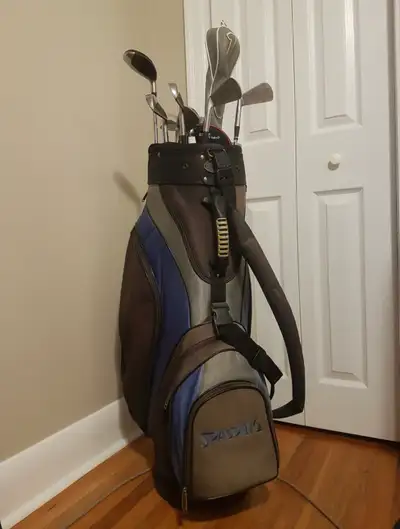 Mens right handed golf set and bag, View more