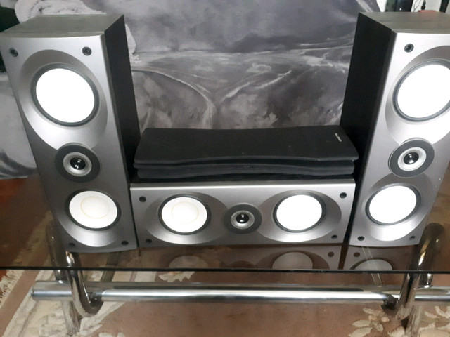 Set of 3 onkyo speakers center right & left skf 550 skc550 in Speakers in Oakville / Halton Region - Image 2