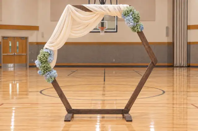 Hexagon Wedding Arch605944073191444481