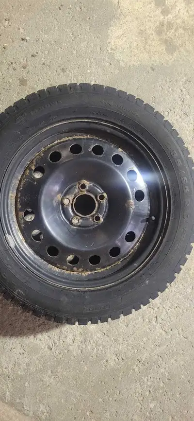 Used winter tires Off Ford edge 235/55 R17