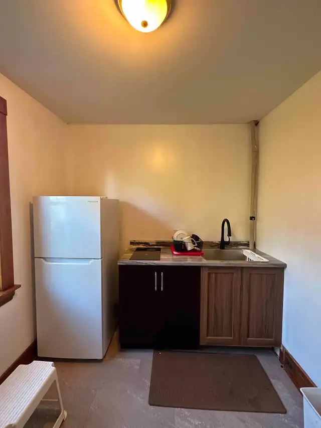 A PRIVATE FURNISHED ROOM FOR RENT, STEPS TO UPEI in Room Rentals & Roommates in Charlottetown - Image 3
