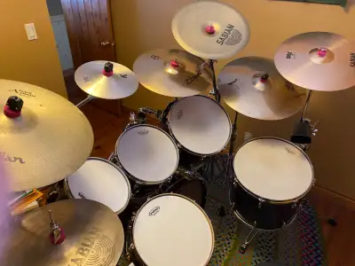 Pearl Masters Custom Extra Maple Drumset, View more