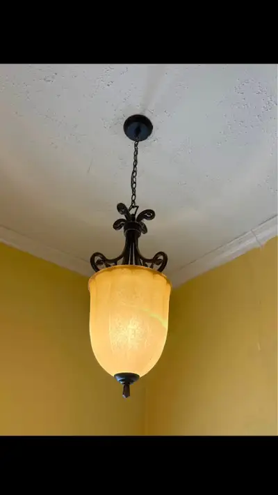 Lumière De Suspension. Coloris noir/bronze., View more